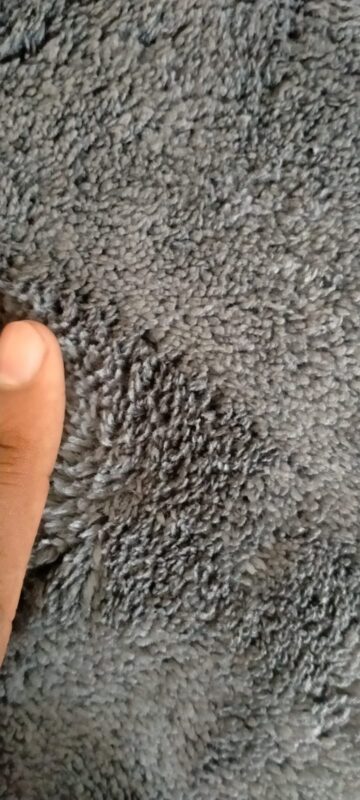 Red Border 1200 GSM Vehicle Cleaning Microfiber Cloth photo review